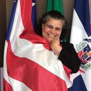 Meet your Posher, Iris